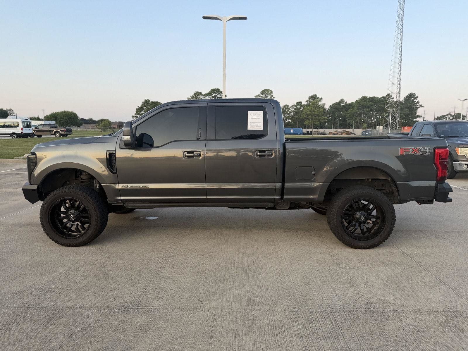 Used 2017 Ford F250 Lariat w/ Lariat Ultimate Package AWD/4WD image 9