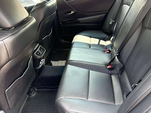 Used 2025 Lexus ES 350 w/ Premium Package FWD image 17