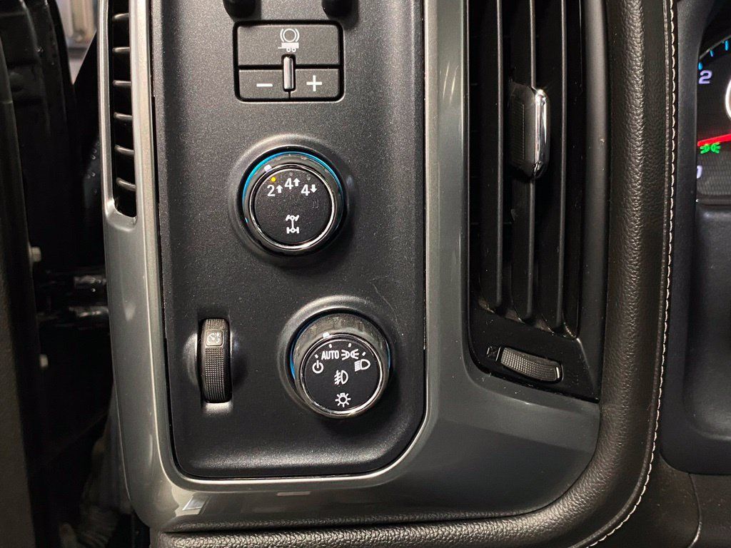 Used 2018 Chevrolet Silverado 2500 LTZ w/ Vortec Plus Package AWD/4WD image 20