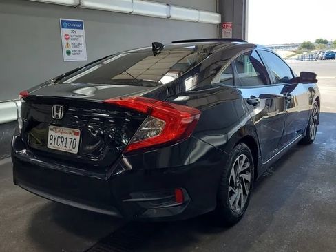 Used 2017 Honda Civic EX image 3