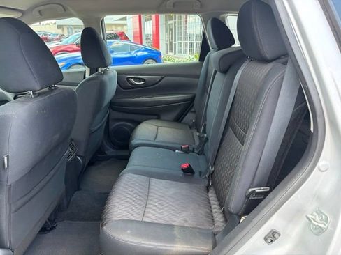 Used 2018 Nissan Rogue S FWD image 11