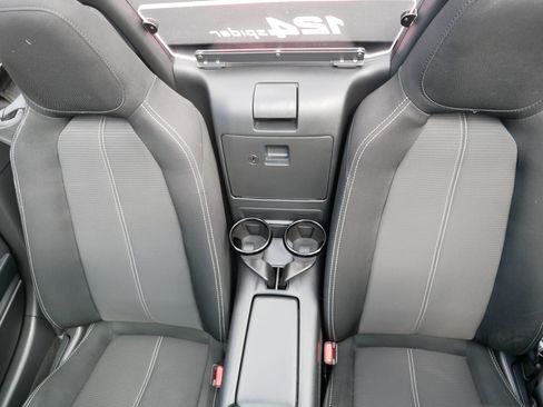 Used 2017 FIAT 124 Spider Classica RWD image 13