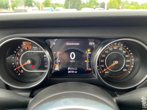 Used 2021 Jeep Wrangler Unlimited Sahara w/ Uconnect 4C Nav & Sound Group AWD/4WD image 23