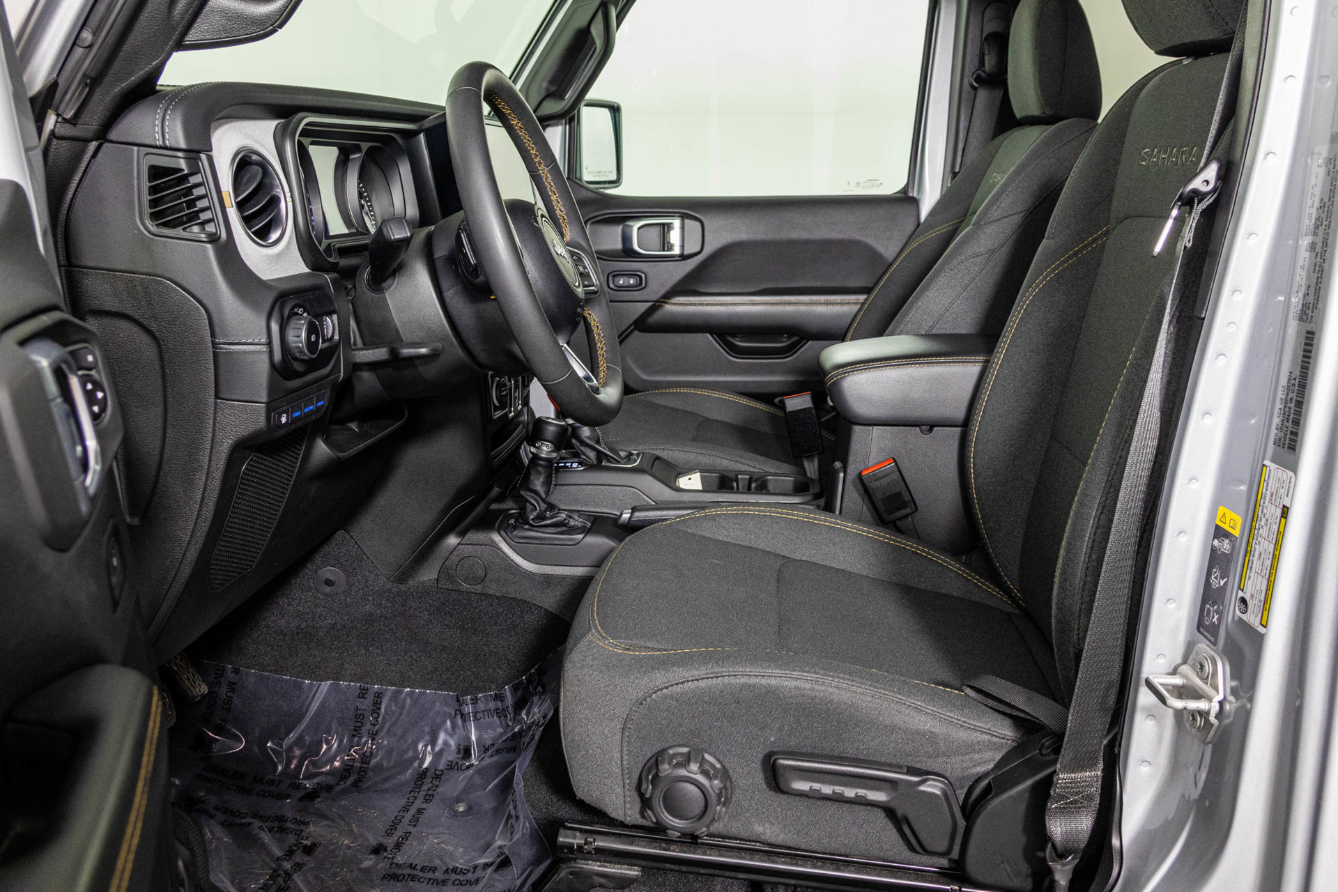 Used 2024 Jeep Wrangler Unlimited Sahara AWD/4WD image 22