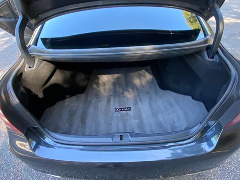Used 2011 Lexus LS 460 L w/ Luxury Pkg RWD image 48