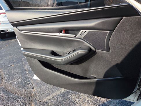 Used 2021 MAZDA MAZDA3 s AWD/4WD image 18