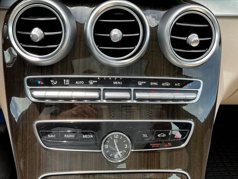 Used 2019 Mercedes-Benz C 300 Sedan image 17