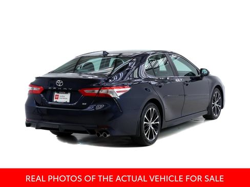 Certified 2020 Toyota Camry SE FWD image 2