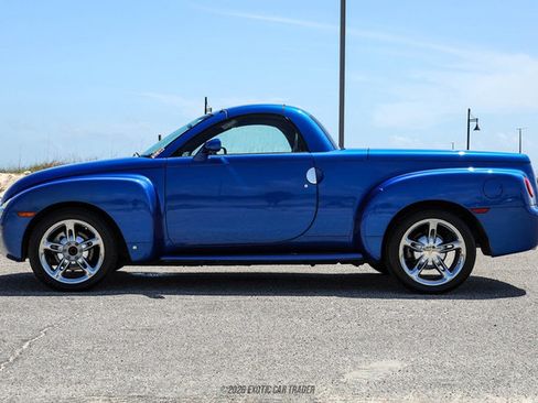 Used 2006 Chevrolet SSR w/ Preferred Equipment Group RWD image 15