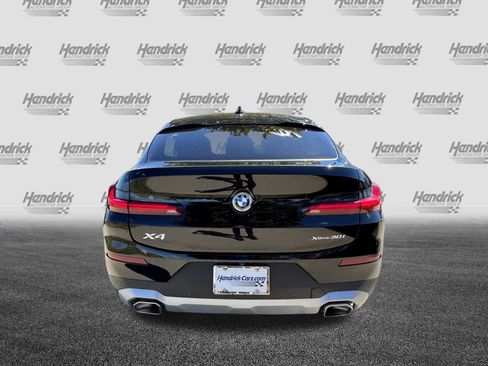 Certified 2025 BMW X4 xDrive30i image 9