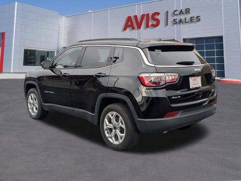 Used 2025 Jeep Compass Latitude w/ Sun & Sound Group image 9