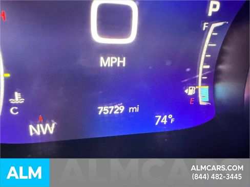Used 2023 Chrysler Pacifica Touring-L FWD image 28