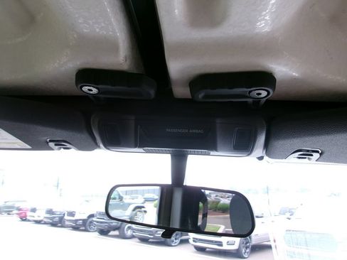 Certified 2025 Jeep Gladiator Sport AWD/4WD image 20
