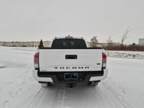 Used 2023 Toyota Tacoma TRD Off-Road image 6