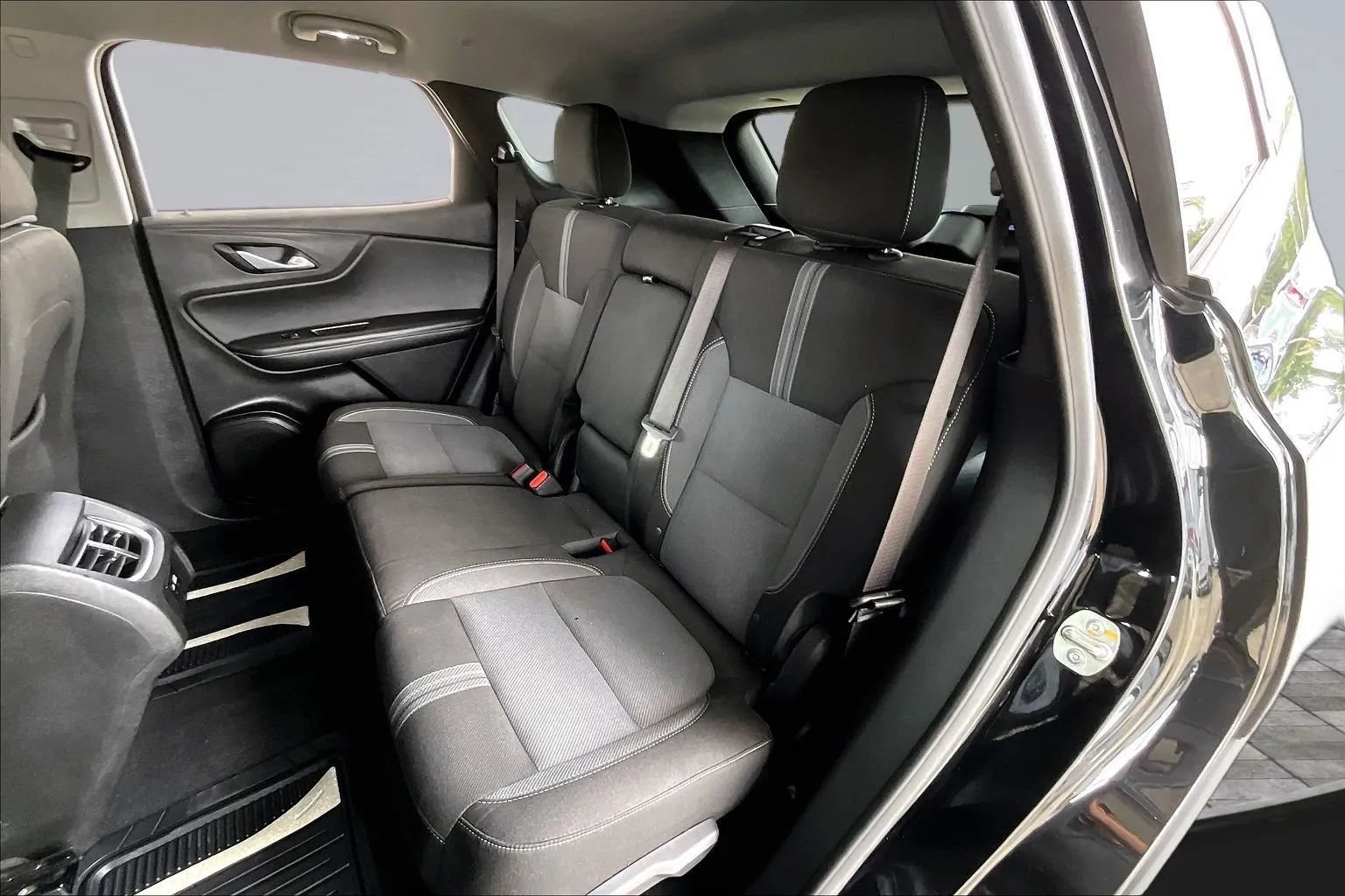 Used 2023 Chevrolet Blazer LT AWD/4WD image 19