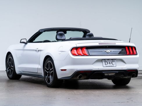 Used 2022 Ford Mustang Premium RWD image 5
