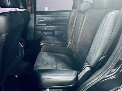 Used 2019 Mitsubishi Outlander LE FWD image 18