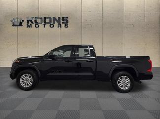 Used 2022 Toyota Tundra SR5 w/ SR5 Premium Package AWD/4WD video 4