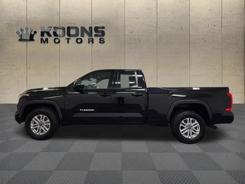 Used 2022 Toyota Tundra SR5 w/ SR5 Premium Package AWD/4WD image 4