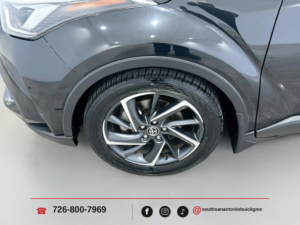 Used 2021 Toyota C-HR Limited FWD image 31