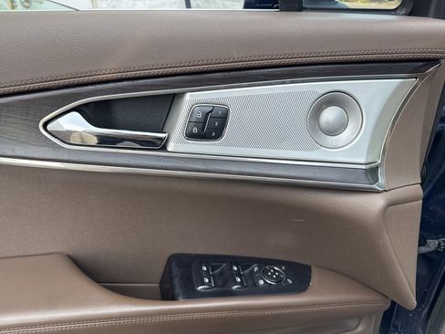 Used 2017 Lincoln MKX Reserve w/ Luxury Package image 10