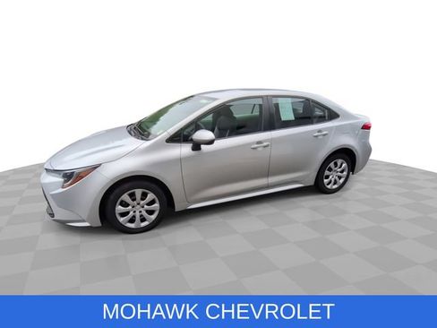 Used 2024 Toyota Corolla LE FWD image 4