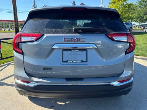 Used 2023 GMC Terrain SLT w/ Infotainment Package II FWD image 6