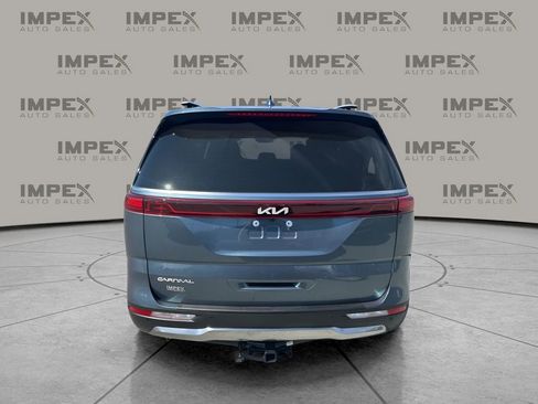 Used 2024 Kia Carnival SX Prestige image 4