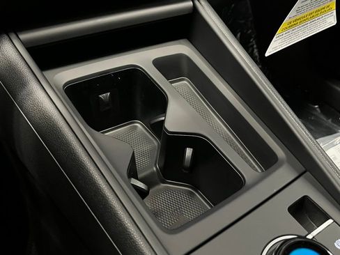 New 2026 Volkswagen Tiguan SE image 13