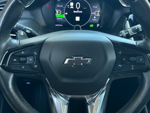 Used 2023 Chevrolet Bolt EUV Premier w/ Sun & Sound Package FWD image 22