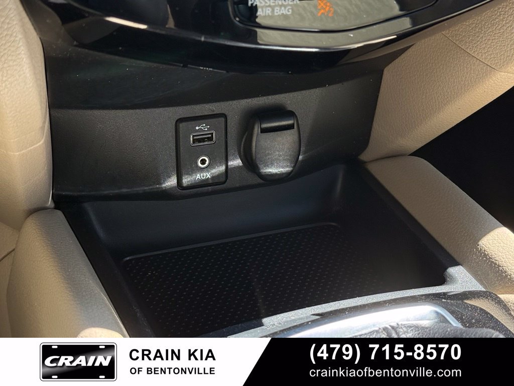 Used 2017 Nissan Rogue SV w/ SV Premium Package FWD image 18