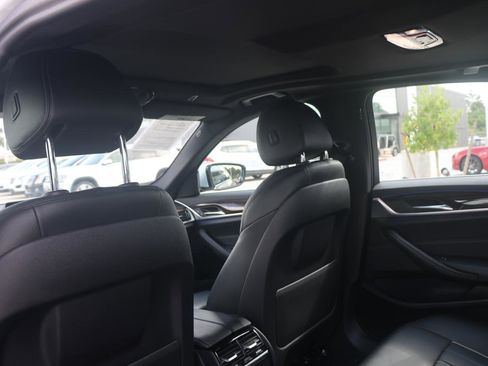 Used 2018 BMW 530i xDrive image 19