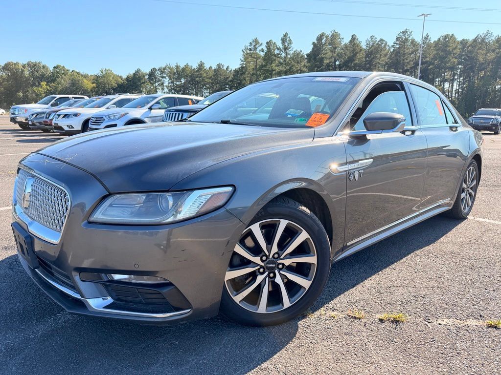 Used 2018 Lincoln Continental Premiere AWD/4WD image 2