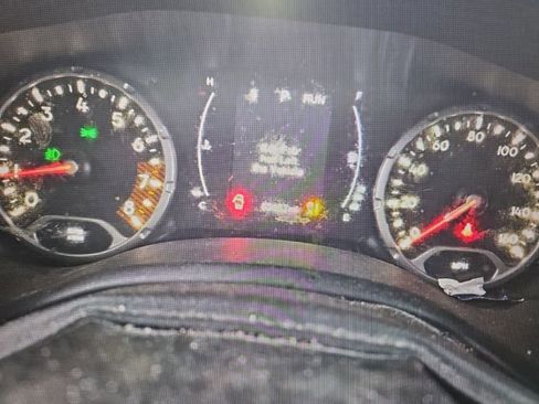 Used 2019 Jeep Renegade Latitude w/ Cold Weather Group image 6