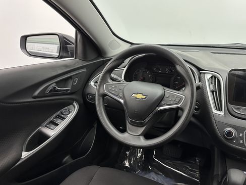 Used 2025 Chevrolet Malibu LT image 25