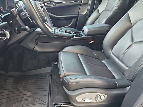 Used 2019 Porsche Macan AWD/4WD image 19