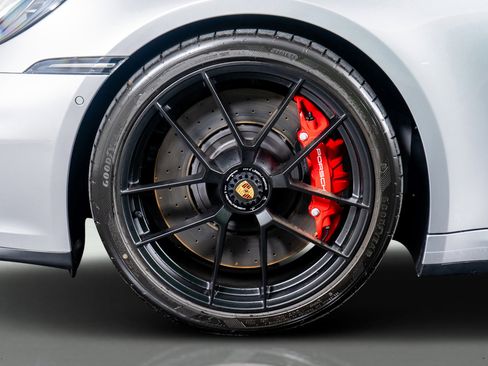 Used 2025 Porsche 911 Carrera 4 GTS image 9