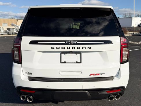 Used 2024 Chevrolet Suburban RST image 9