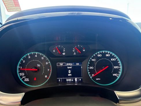 Used 2023 Chevrolet Traverse LS FWD image 6