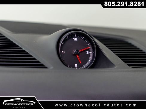 Used 2023 Porsche Cayenne Platinum Edition image 29