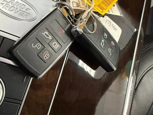Used 2020 Land Rover Range Rover HSE image 64