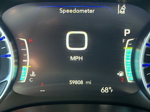 Used 2024 Chrysler Pacifica Touring-L FWD image 27