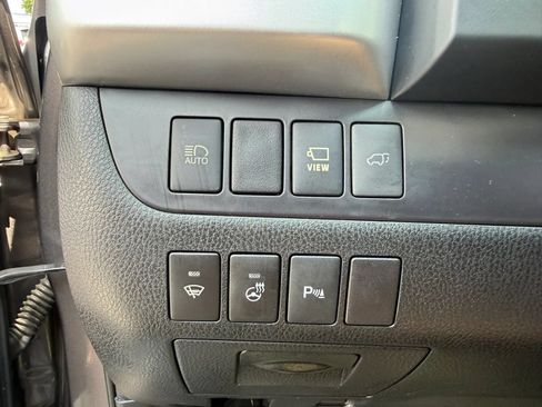 Used 2018 Toyota Highlander Limited Platinum AWD/4WD image 19