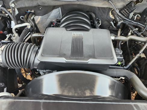 Used 2024 Chevrolet Silverado 2500 LT AWD/4WD image 32