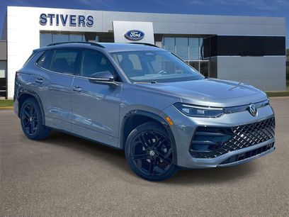 Used 2025 Volkswagen Tiguan SE R-Line