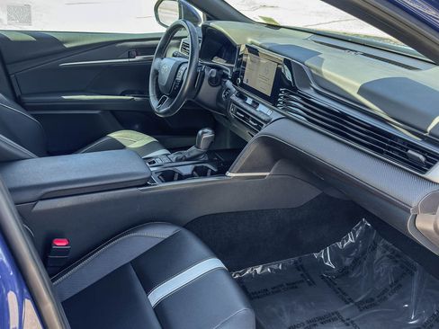 Used 2025 Toyota Camry SE FWD image 18