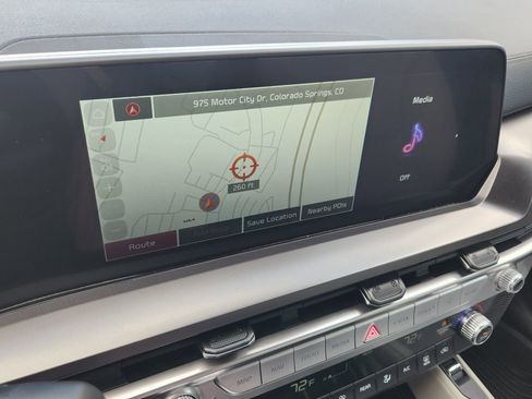 Used 2025 Kia Telluride S image 16