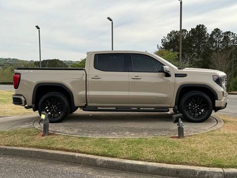 Used 2023 GMC Sierra 1500 Elevation image 8