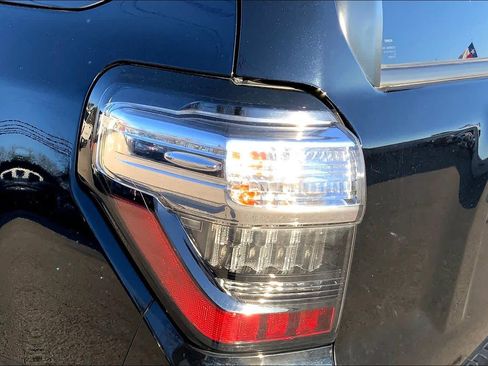 Used 2021 Toyota 4Runner TRD Off-Road AWD/4WD image 28