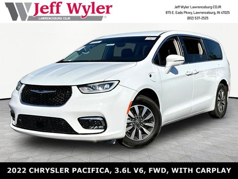 Used 2022 Chrysler Pacifica Touring-L w/ Uconnect Theater Family Group FWD image 1